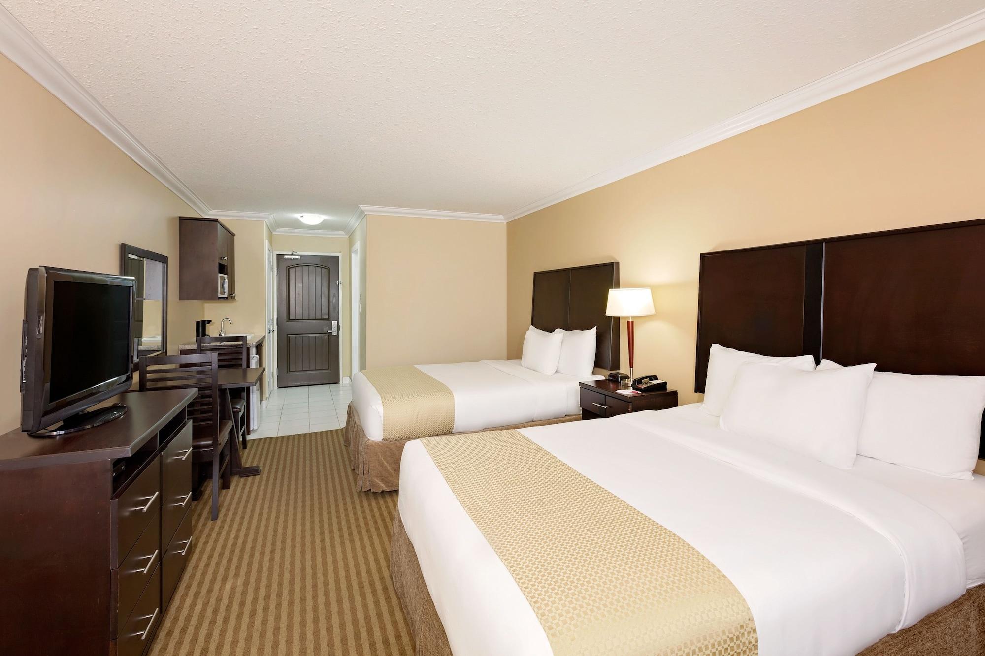 Ramada By Wyndham Cold Lake Bagian luar foto