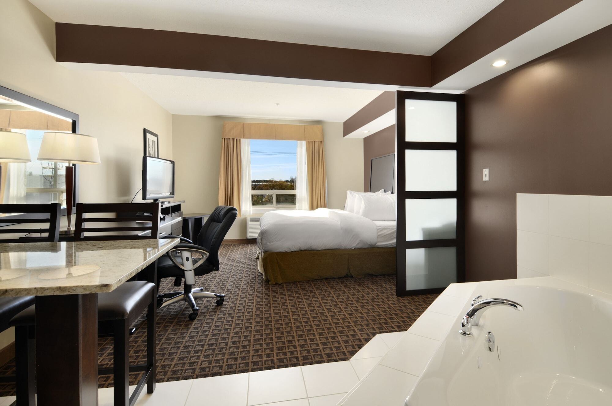 Ramada By Wyndham Cold Lake Bagian luar foto