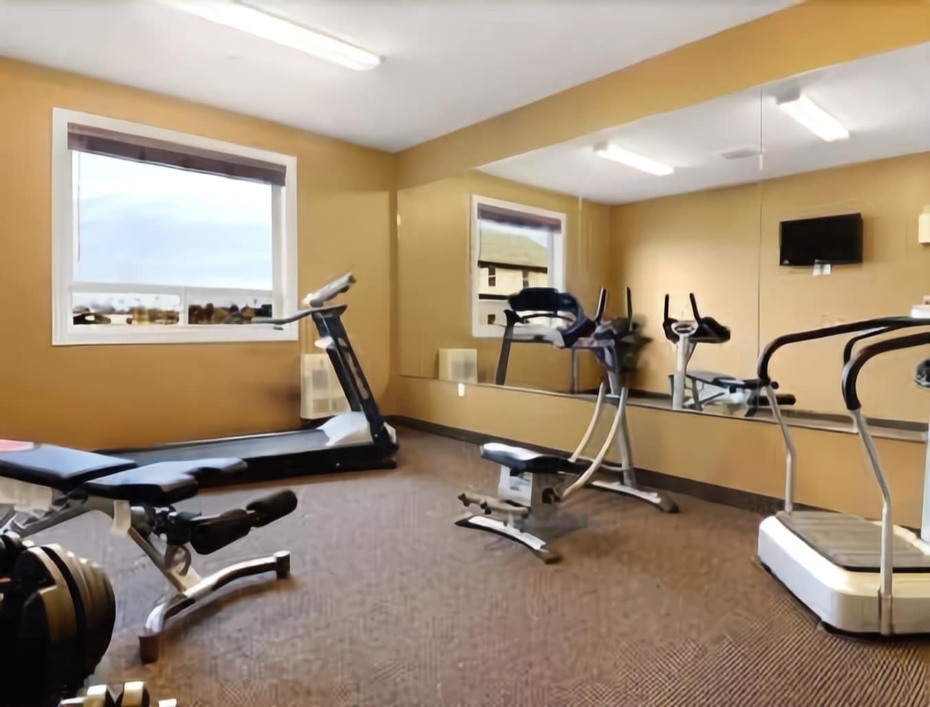 Ramada By Wyndham Cold Lake Bagian luar foto