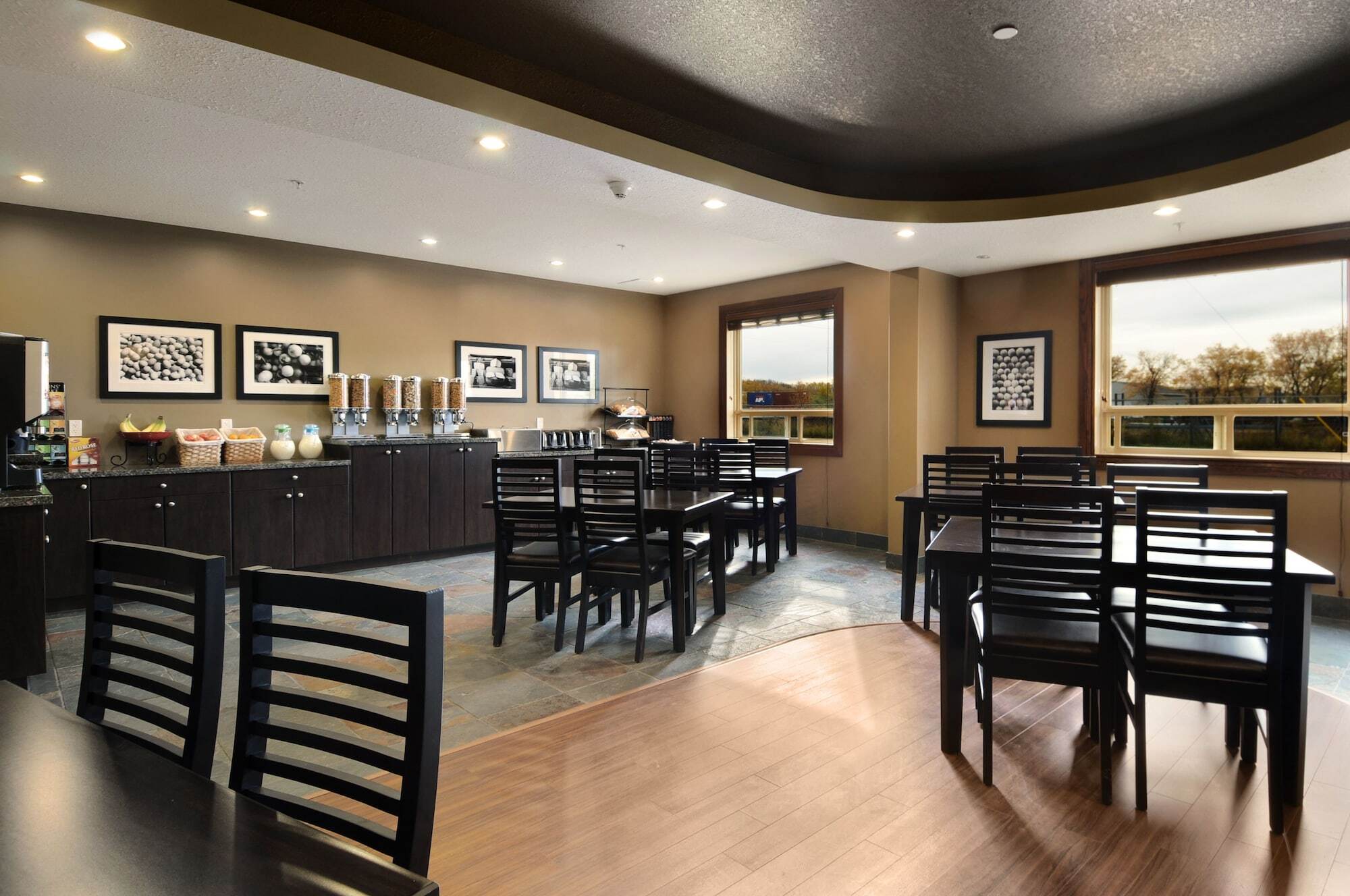 Ramada By Wyndham Cold Lake Bagian luar foto